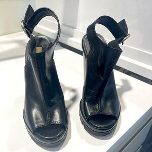 New Michael Kors Patras Runway Heels - size 39